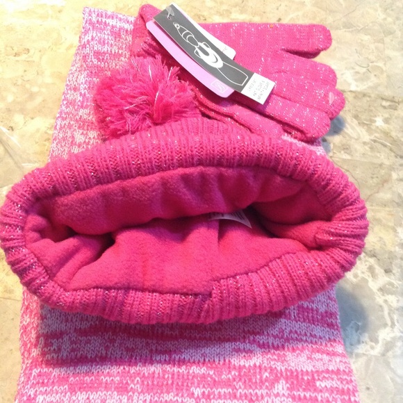 UGG KCambridge Leather/Knit Boot (Last 1 ) - Picture 8 of 8